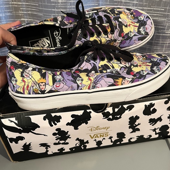 Disney Villain Sneakers laced shoes size 10.5 - Picture 8 of 8